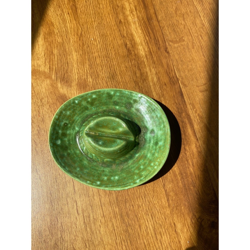 Vintage Ceramic Cowboy Hat Green Citrus Juicer Ashtray Trinket Dish Folk MCM 70s - Picture 3 of 4